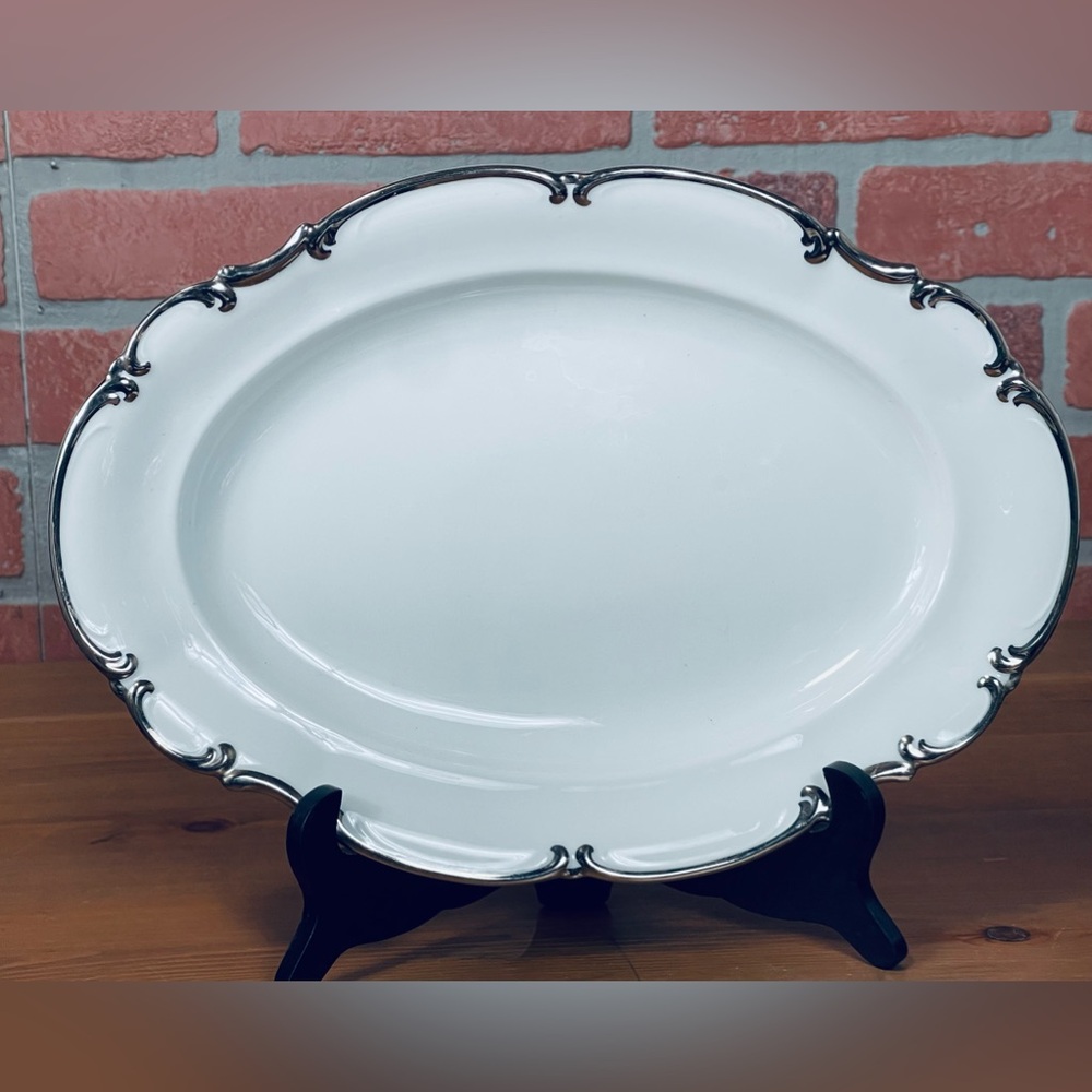Hutschenreuther Sylvia Pasco the Revere 12.75”Platter Scalloped Platinum Border